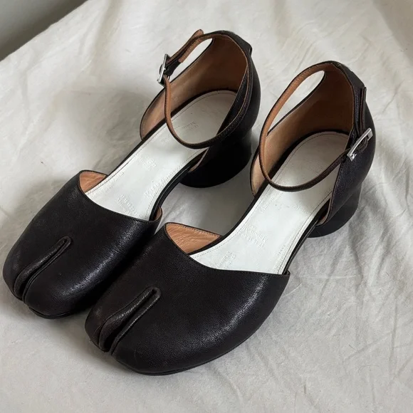 Maison Martin Margiela Brown Split-Toe Mary Janes - Picture 1 of 7